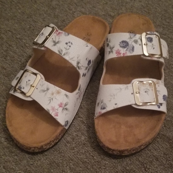 Sandals - Picture 2 of 2